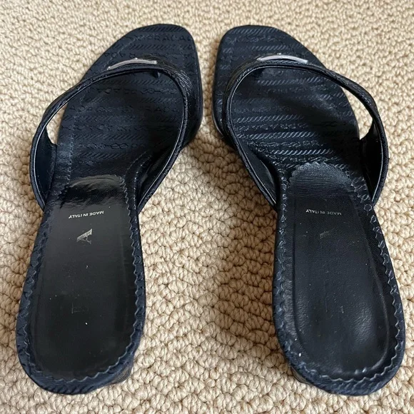 Prada Vintage Black Logo Toe-Post Sandals - Picture 3 of 16